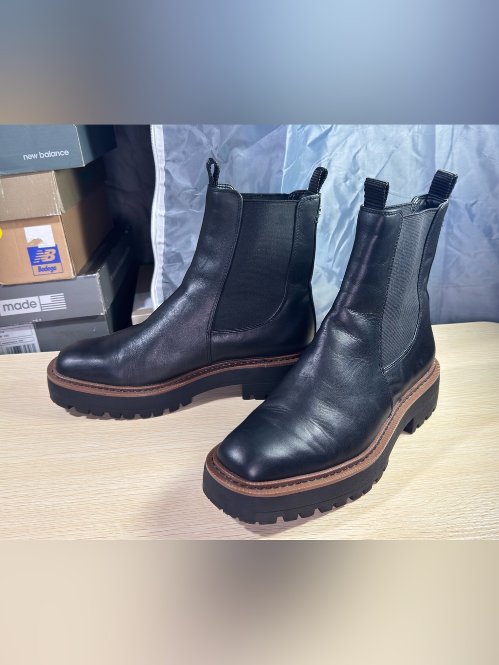 Sam Edelman Laguna Waterproof Lug Sole Black Leather Chelsea Ankle Boots Size 8 - Picture 3 of 13